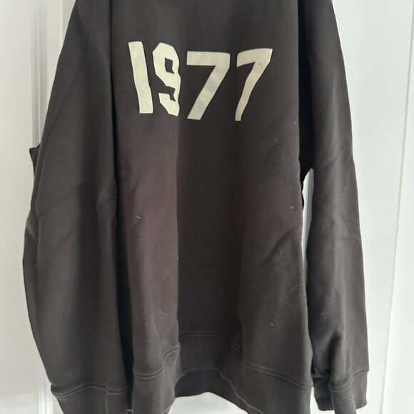 1977 Sweatshirt - Essentials - Picture 2 of 8